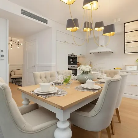 Jantaris Luxury By The Sea By Renters Prestige