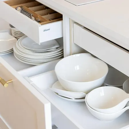 Jantaris Luxury By The Sea By Renters Prestige Appartamento