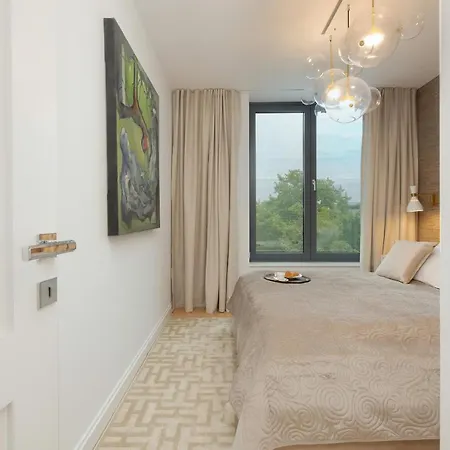 Jantaris Luxury By The Sea By Renters Prestige Appartamento