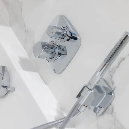 Jantaris Luxury By The Sea By Renters Prestige Appartamento *