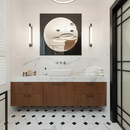 Jantaris Luxury By The Sea By Renters Prestige Appartamento